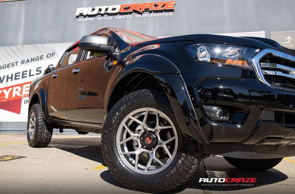 Nomad Sabbath 18X9 6X139.7 Hyper Black
