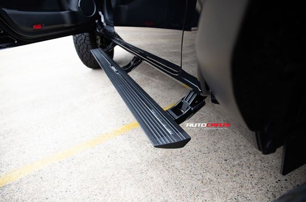 Nomad Power Side Steps - Toyota Hilux N70 Dual Cab 2005-2015