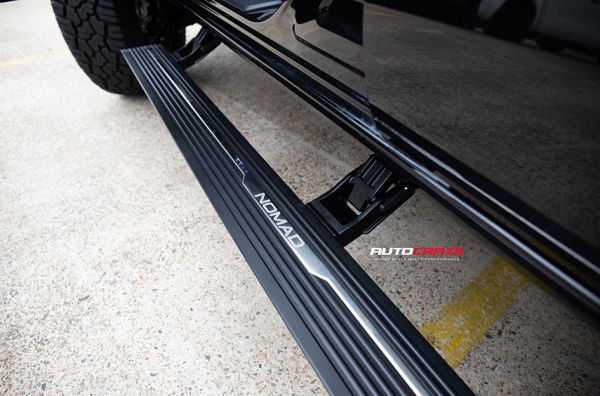 Nomad Power Side Steps - Jeep Gladiator